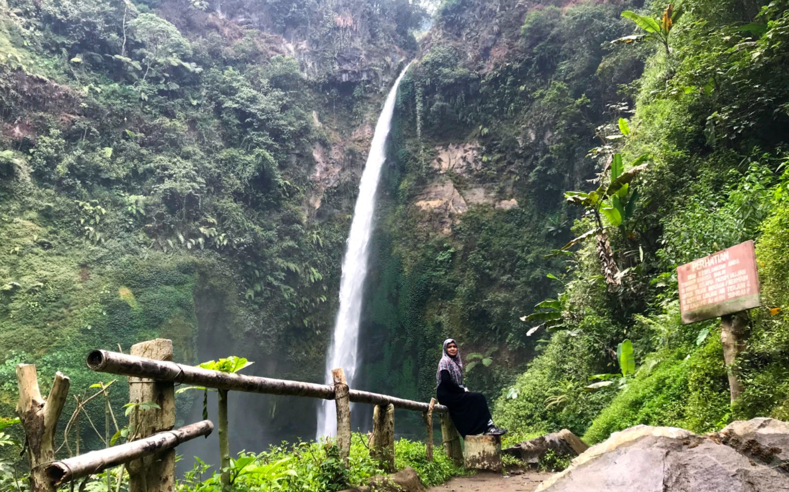 Coban pelangi waterfall talun indonesia rainbow place beautiful locations adventure amazing bridge